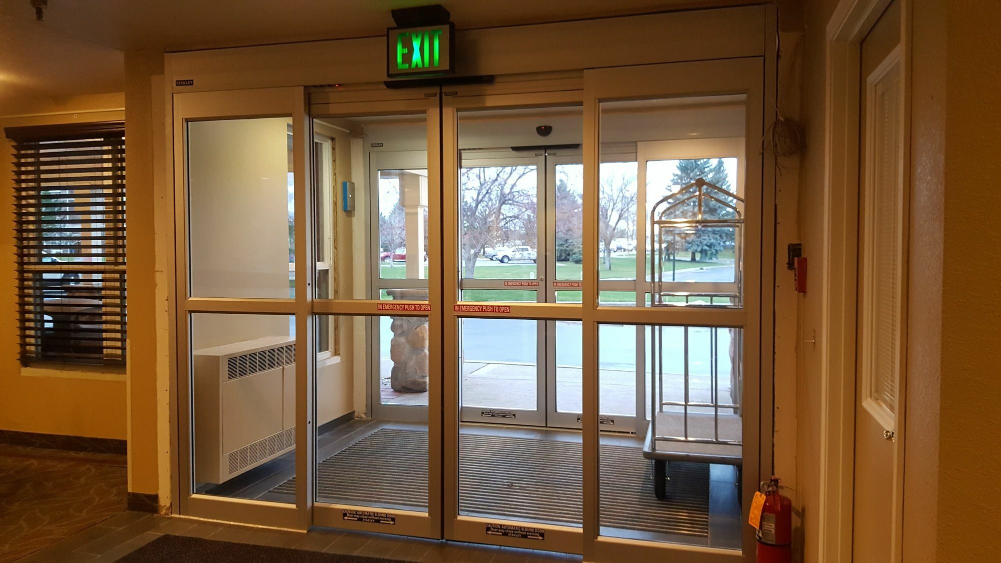 Americinn & Suites Burnsville, Mn Bagian luar foto